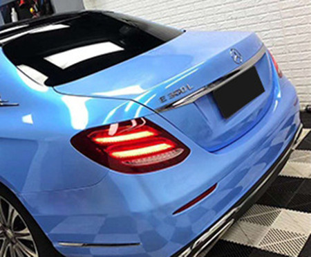 Film bleu à haute brillance d'enveloppe de voiture de Miami résistant à l'adhésif des abrasions 30µm profondément