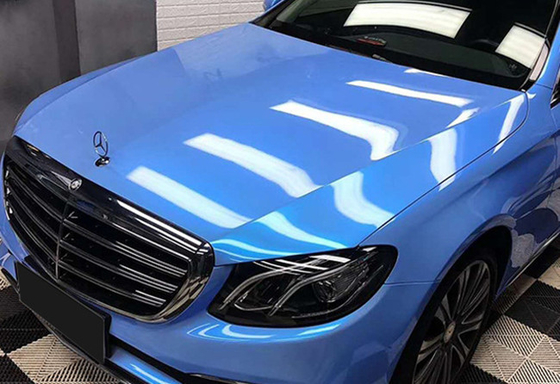 Film bleu à haute brillance d'enveloppe de voiture de Miami résistant à l'adhésif des abrasions 30µm profondément