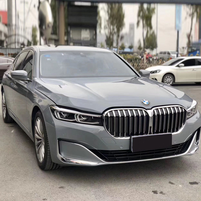 Le film de Grey Chrome Car Vinyl Wrap protègent la peinture contre les éraflures et les puces de effacement