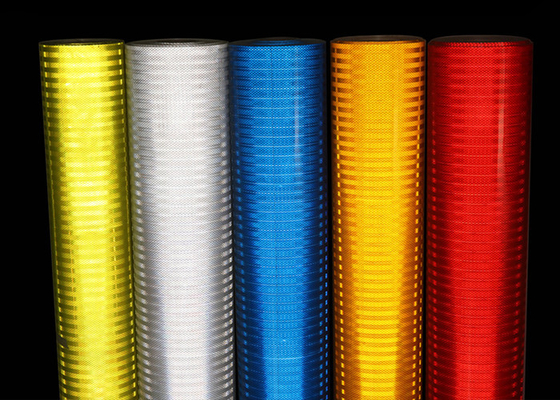 Rétro recouvrement réfléchi métallisé de vinyle prismatique de forte intensité pour le poteau de signalisation
